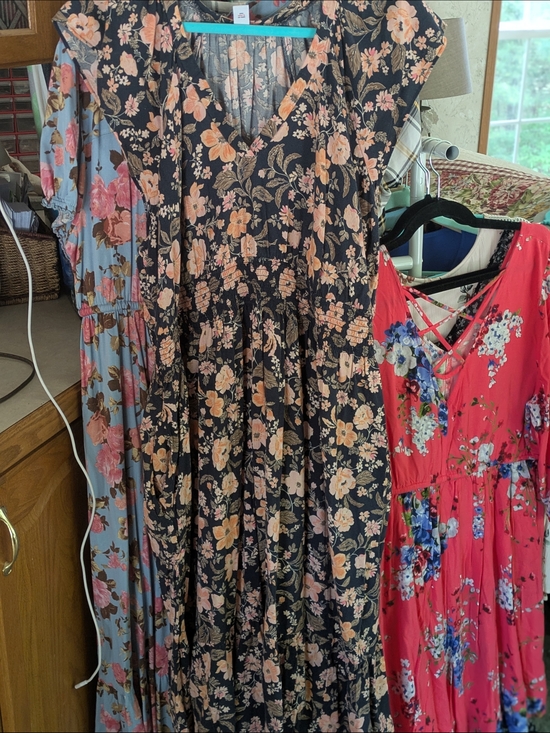 Old Navy Dresses & Skirts - Old Navy Black Midi Dress with Peach Floral Print